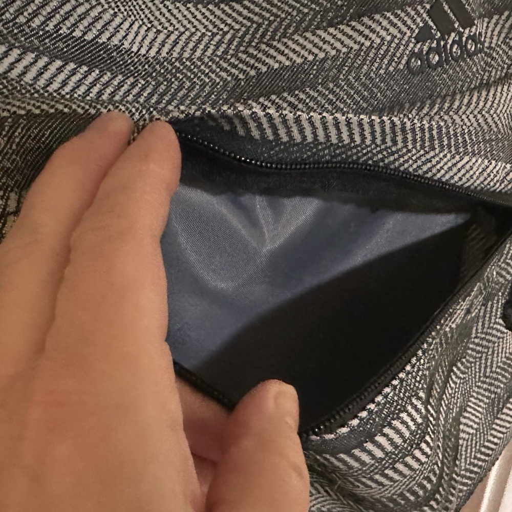 Adidas back pack - Picture 4 of 7